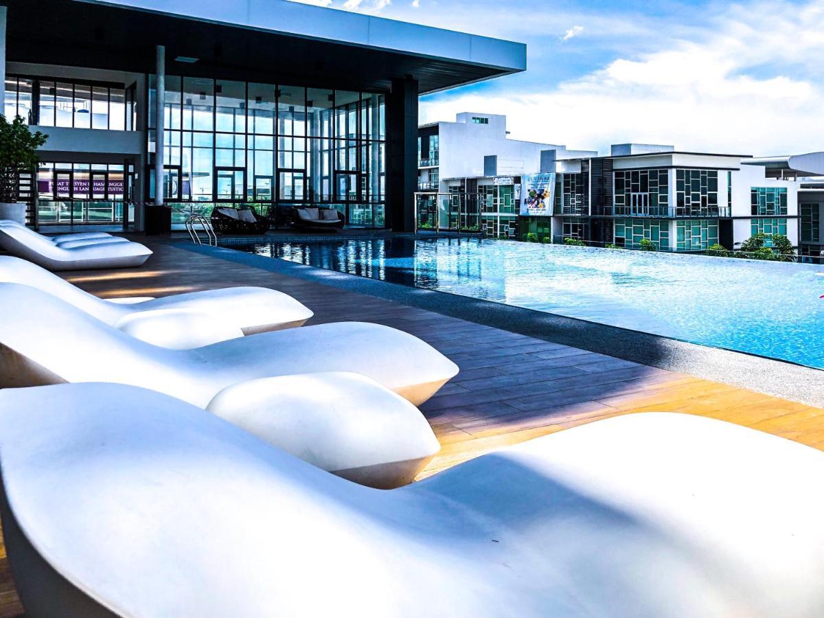 Cat City Mediterranean Theme City&Pool View Homestay 貓城地中海主題城市泳池風景民宿 Kuching Exterior foto